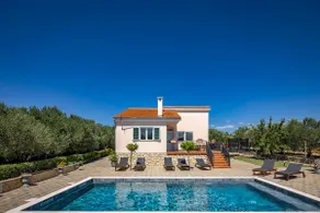 Relax by the heated salt pool,hot tub,olive trees - Image 4