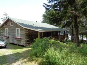 Ocean front log cabin on the Bay of Fundy - Image 2