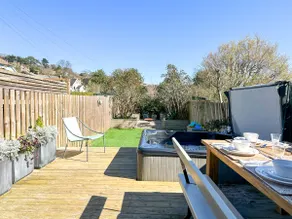 Relaxed luxury with Hot Tub, Child & Pet Friendly! - Image 4