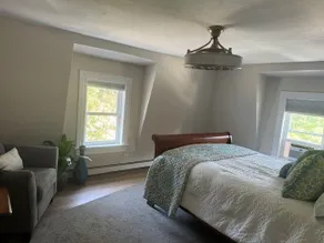 Spacious two bedroom short walk to town and Harbor - Image 5