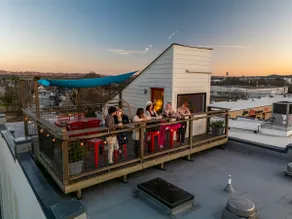 Celebration Penthouse: Rooftop View, King Bed, Spa - Image 2