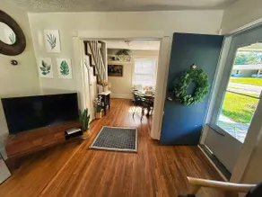 Charming & Historic Downtown Springfield Bungalow - Image 5