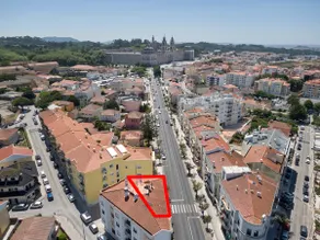 Palace View Apartment - Downtown Mafra - Image 2