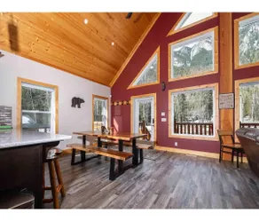 The Bed & Apple Chalet - Image 3