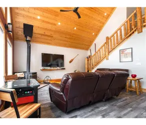 The Bed & Apple Chalet - Image 2