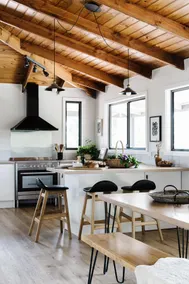 Stylish Gippsland home with breathtaking views - Image 3
