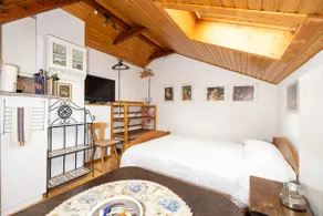 Charming Apt Basel Centre | Tram 50m | Austrasse - Image 2