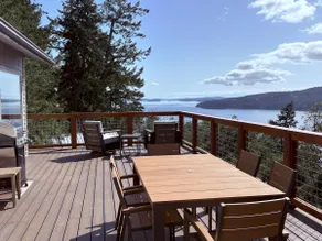 Beautiful Modern Home- Water View- Dog Friendly - Image 4