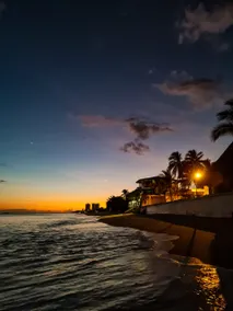 Beachfront | Unique Tropical Artist Home | 3 BR - Image 4