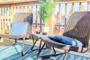Jennifer’s Getaway: Stunning Views & Private Deck - Image 4