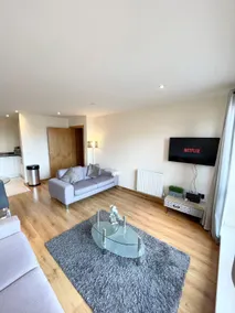Blue Sky Apartments@Guildford Town Centre - Image 3