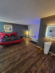 Fancy something special? A hot tub! - Image 2