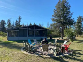 GreenGlade Getaway Cabin on Acreage, Lake Winnipeg - Image 3