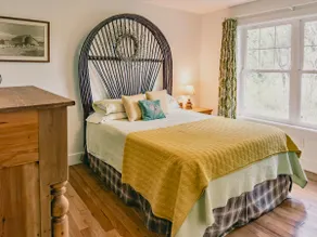 Little White Cottage - Image 3