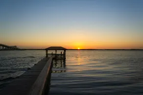 Gorgeous 3 Bed Beach House Only Steps to the beach - Image 4