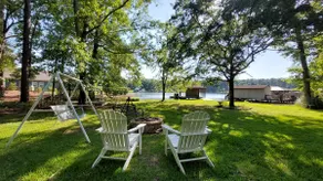 Summer is great at the Bluebird Lakefront. - Image 2
