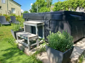 Agnes' Vineyard, Holiday home w jacuzzi/playground - Image 2