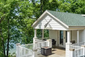 Treehouse at CrossTimbers Marina - Image 3