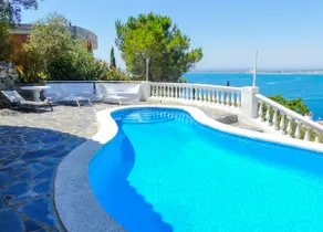 NYHED! Oase af ro med pool, en fantastisk udsigt over Roses bugten - Image 3