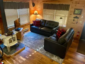 Upscale Cozy Cabin in the Woods, LETCHWORTH, Stony Brook Parks, Wineries - Image 4