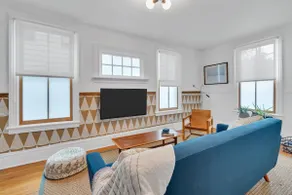 Ideal Vacation Spot- 4 blocks to beach - Image 2