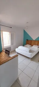 Quiet cottage near beaches and city center - Image 3