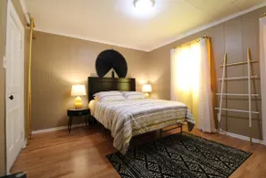 Happy Home Yellow Lockport # 1 - 30 min to Falls! - Image 3