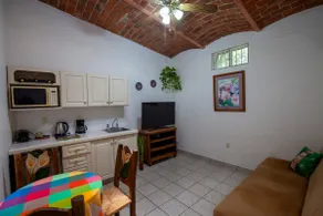 Spacious 1BR Suite - King Bed, Pet Friendly! - Image 5