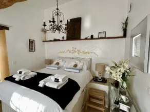 Perfect French escape for 2 with heated pool - Image 2