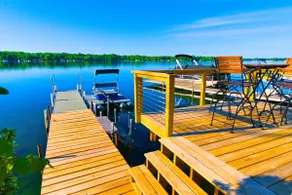 Lakefront Oasis-In town, walkable. Super clean - Image 5