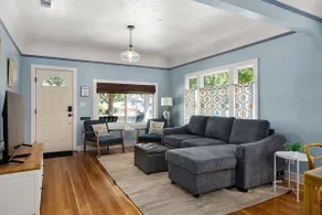 The Bungalow-Heart of The Avenues - Image 4