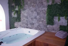 Charming Loft with Jacuzzi and Catalan Vault - Image 2