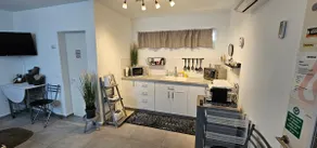 Cozy Studio, 5 Minutes from the Beach - Image 3