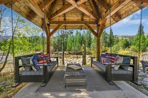 ID Riverfront Cabin w/ Views & Firepit Family Stay - Image 2