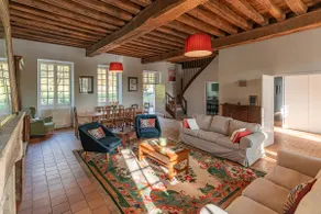 Beautiful 1900 house with enclosed garden and pool - Image 2