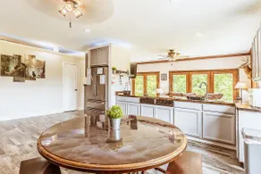Beautiful Cabin Themed 3 Room Apartment - Image 5