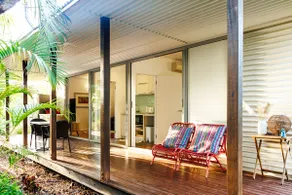 Hideaway Guesthouse Tropical secluded oasis - Image 4