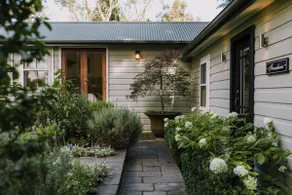 Frensham Garden Cottage: Blackheath Blue Mountains - Image 2