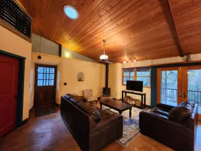 Mossyrock Strawbale Farmhouse Near Yosemite & Town - Image 3