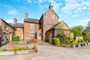 Beautiful Farmhouse, rural location & dog friendly - Image 5
