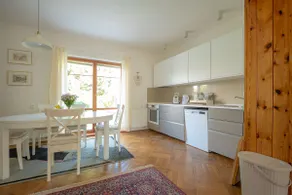 Family Home with Garden & Free Parking near Prague - Image 2