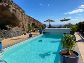 Castillo Bailey- Volcanic Cave + heated pool - Image 3