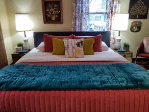 Retrohaus: A groovy getaway in historic Hermann MO - Image 2