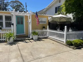 Beautiful Beach Bungalow in Santa Cruz - Image 3