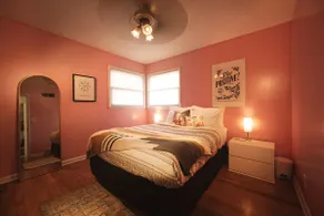 Mac's Place - Image 4