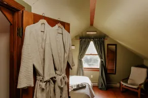 1 Bedroom Apartment With a Kitchenette on 28 Acres - Image 3