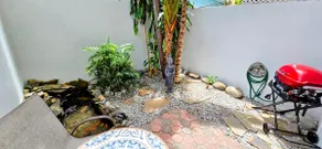Exclusive Townhouse Just Steps from the Beach - Image 5