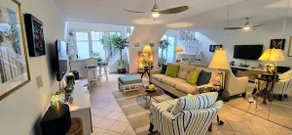 Exclusive Townhouse Just Steps from the Beach - Image 2