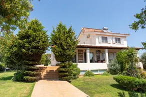 Beautiful Summer Villa in Chalkoutsi - Image 3