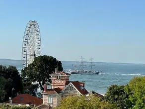 Sea View-Center-Rooftop-Air Conditioning-Parking-Fiber-Netflix - Image 2